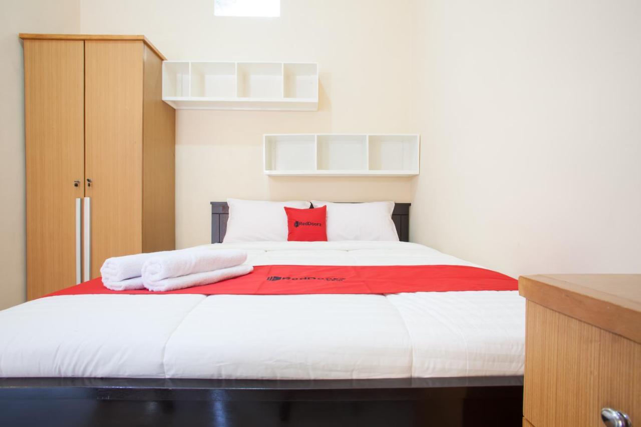 Hotel Reddoorz Syariah Near Untag Banyuwangi Banyuwangi  Esterno foto
