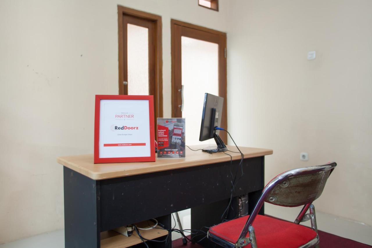 Hotel Reddoorz Syariah Near Untag Banyuwangi Banyuwangi  Esterno foto