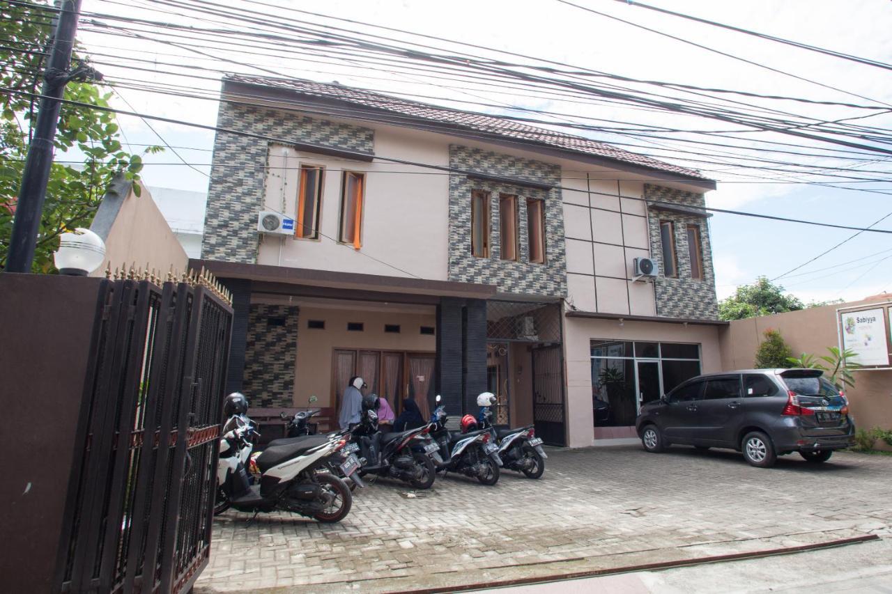 Hotel Reddoorz Syariah Near Untag Banyuwangi Banyuwangi  Esterno foto
